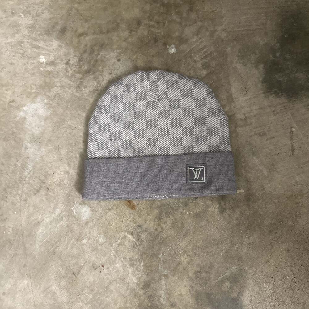 Worn once, tryna to get rid of